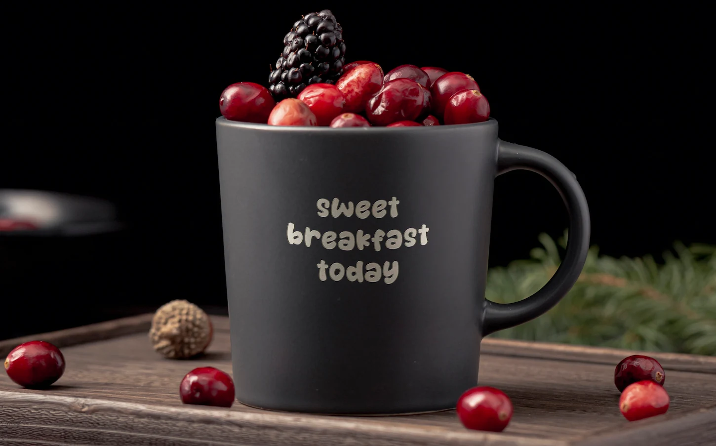 Marcatura-laser-su-tazza-ceramica-nera Laser Applications